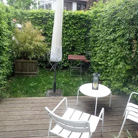 Am Platz * Holzmaden